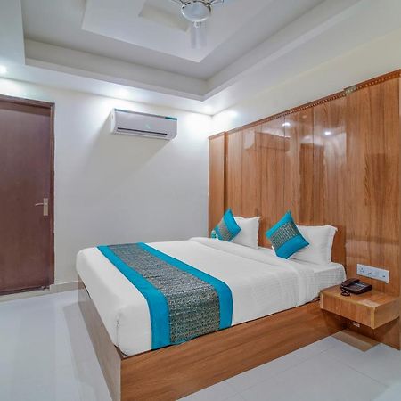 Hotel Classic New Delhi Bagian luar foto