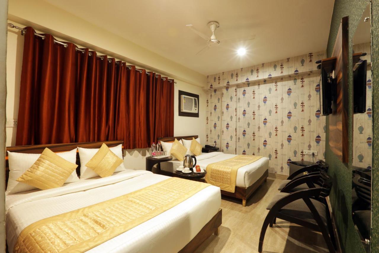 Hotel Classic New Delhi Bagian luar foto