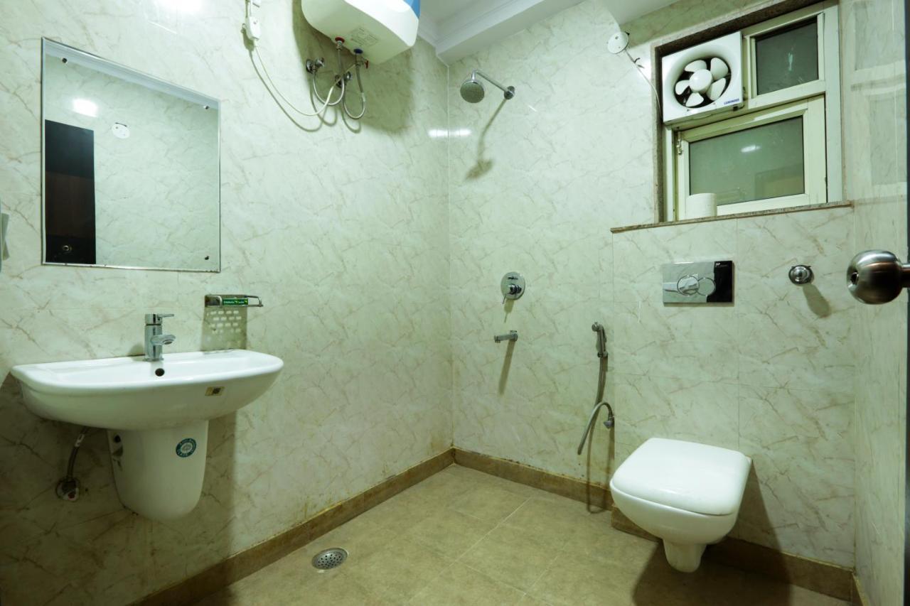 Hotel Classic New Delhi Bagian luar foto