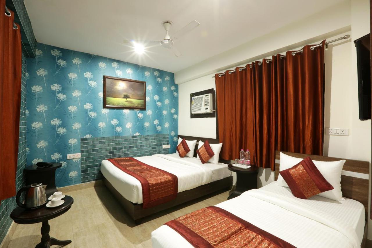 Hotel Classic New Delhi Bagian luar foto