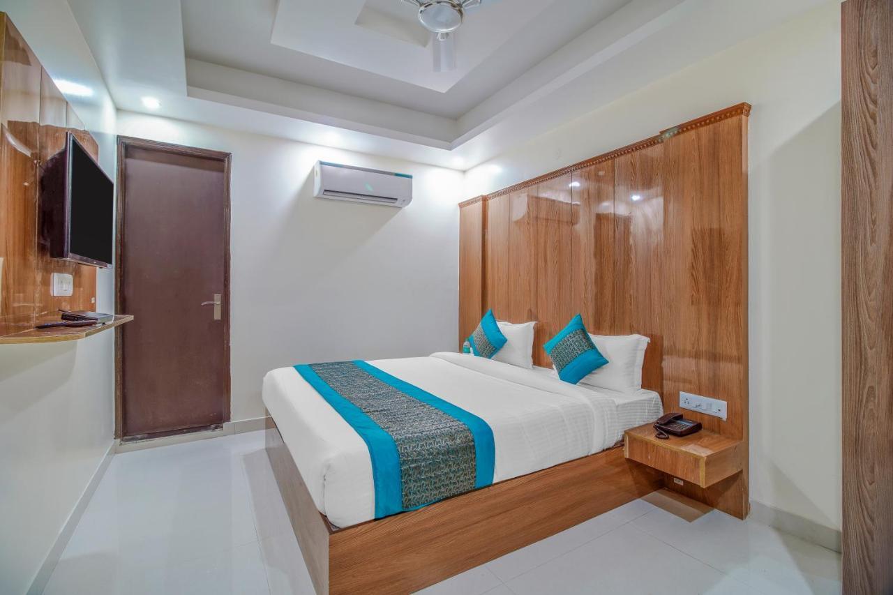 Hotel Classic New Delhi Bagian luar foto