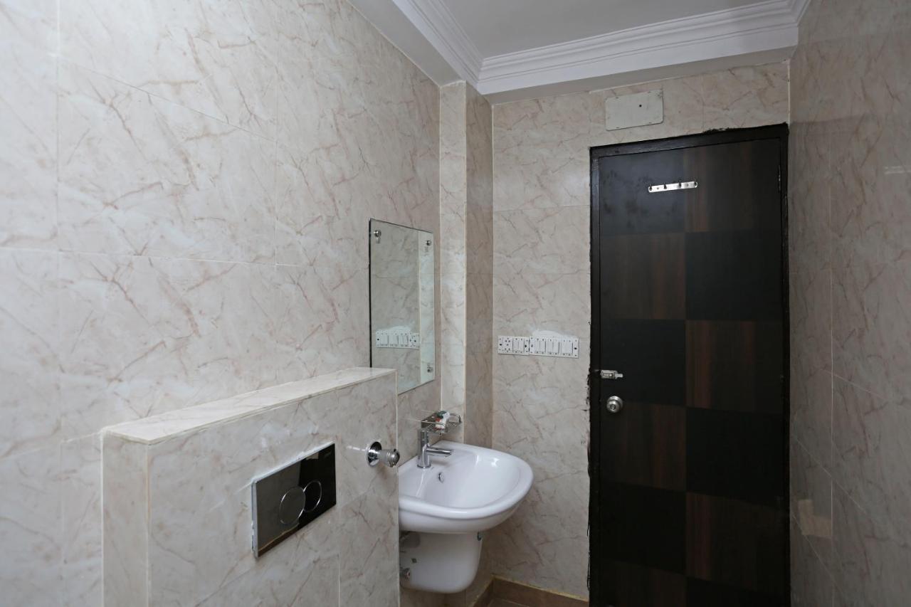 Hotel Classic New Delhi Bagian luar foto