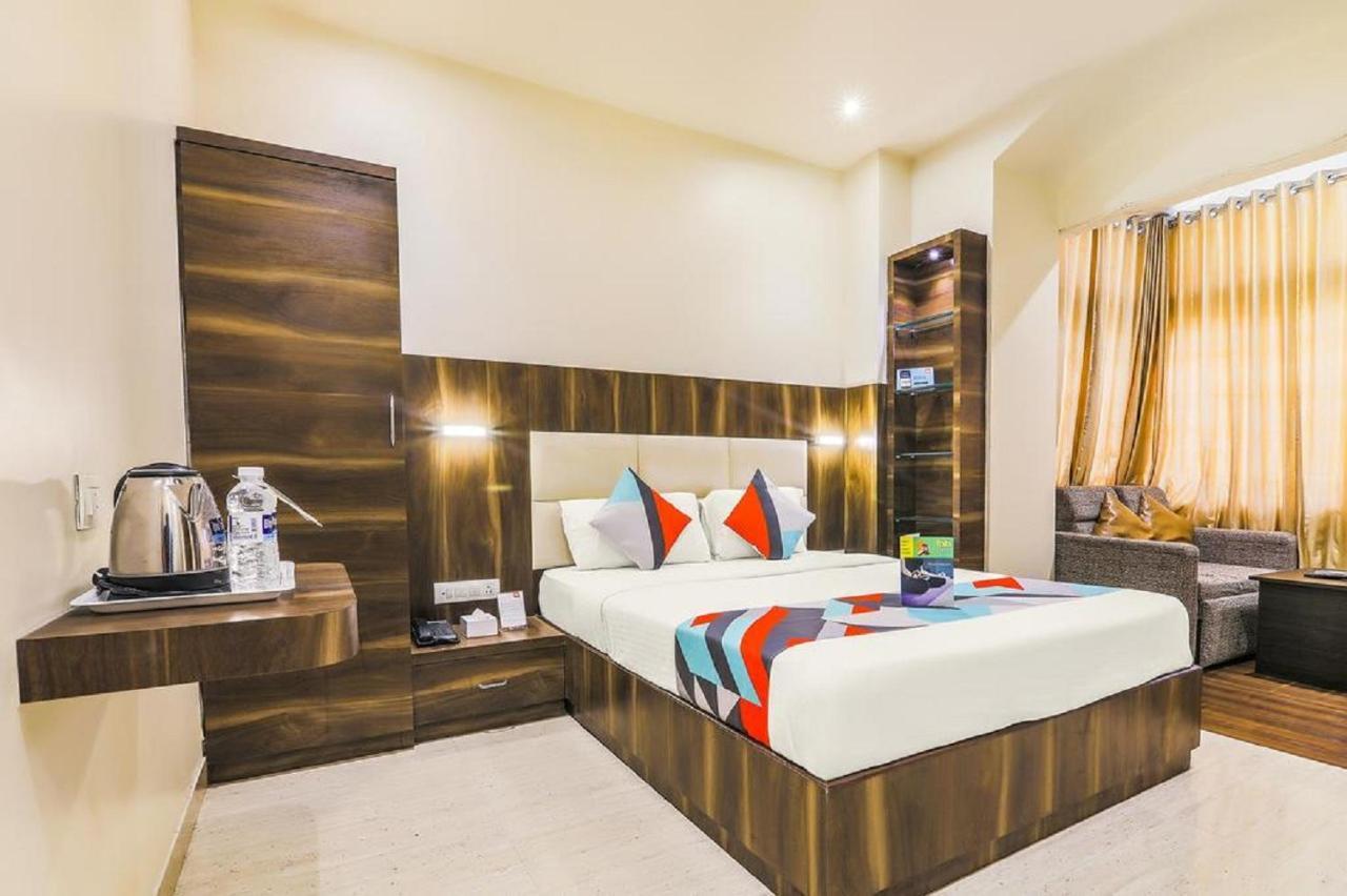 Hotel Classic New Delhi Bagian luar foto